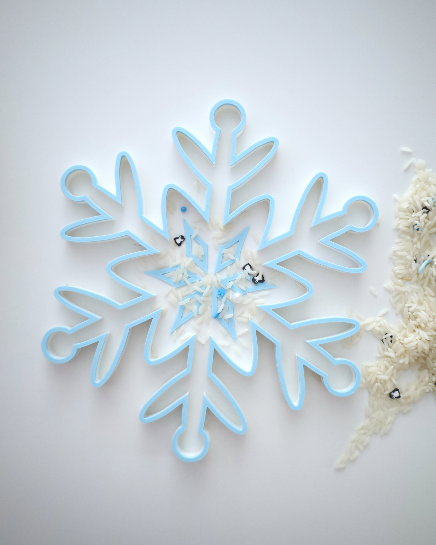 Wysypywanka sensoryczna Snowflake 20 cm – detal kształtu śnieżynki
