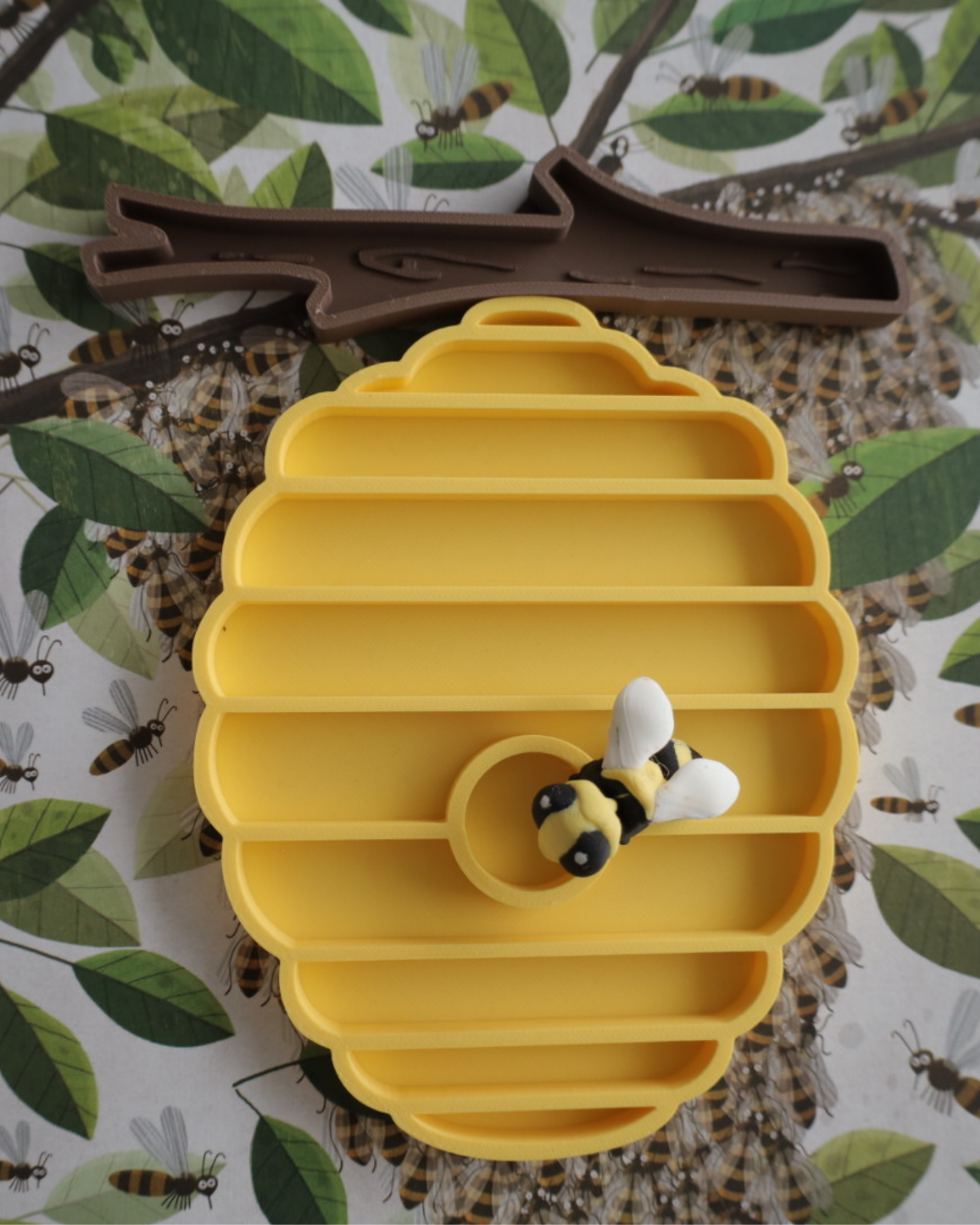 Hive and branch sensory tray set for kids on white background, honeycomb sensory tray and nature branch play tray for Montessori sensory play